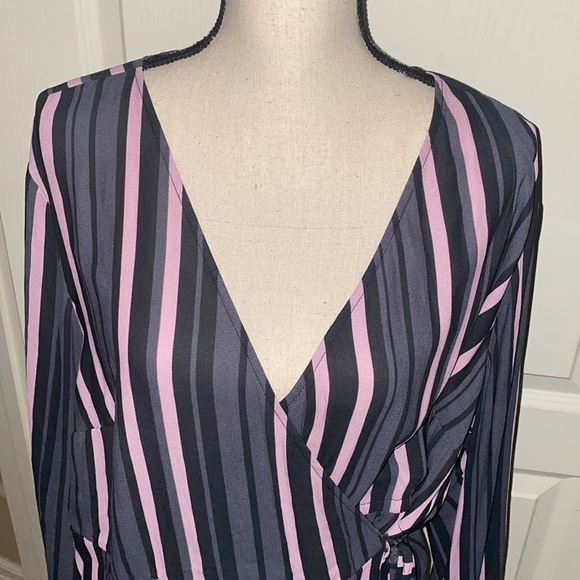 TORRID GRAY PURPLE SHEER FAUX WRAP LONG SLEEVE LADIES BLOUSE SIZE 2 - Picture 5 of 11